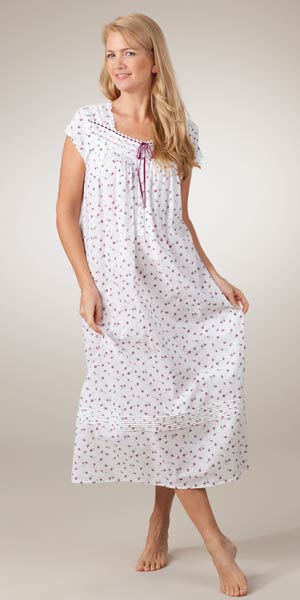 Clearance Size M - Eileen West  Cotton Lawn Cap Sleeve Gown in Wine and Roses