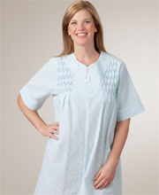 Miss Elaine Seersucker Zip Front Robe - Short in Aqua Blue 