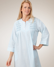 Miss Elaine Seersucker Zip Robe - Long in Aqua Blue
