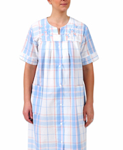 Miss Elaine (Size S) Seersucker Snap Front Short Robe in Blue Peach Plaid