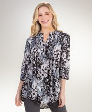 SC SALE La Cera (Sizes Small) Pleated 3/4 Sleeve Poly Blend Tunic Top - Moonlight Garden