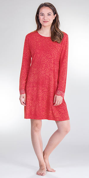 Sesoire (Large) Cotton/Rayon Long Sleeve Night Shirt in Cherry Floral