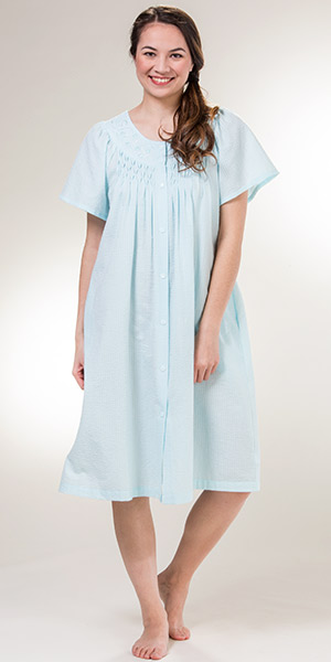 Miss Elaine (Size 2X) Plus Short Smocked Seersucker Snap Robe in Turquoise